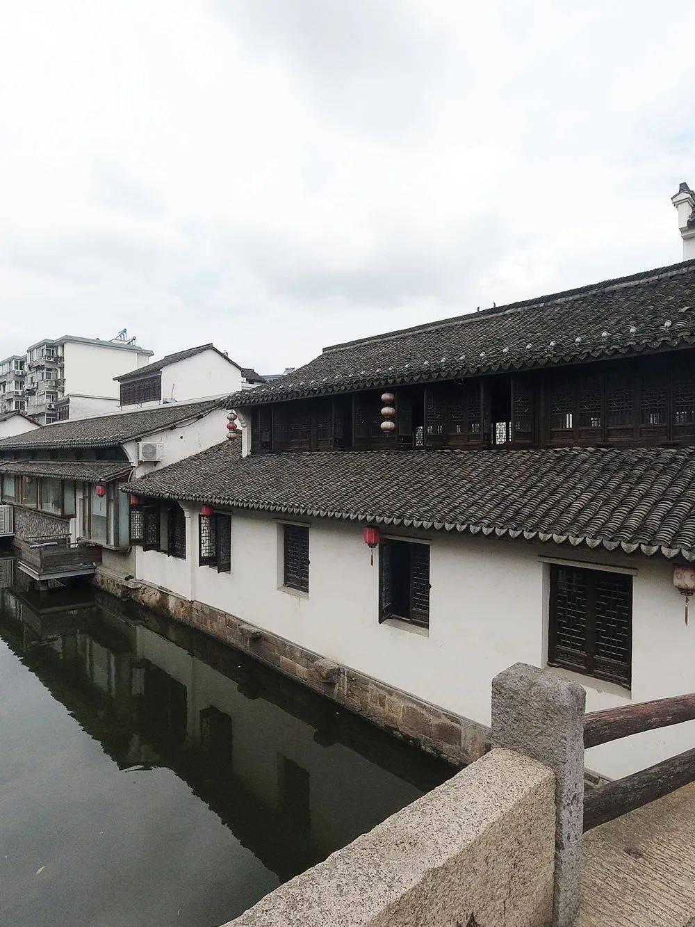 了解红砖价格实惠,修筑的房屋风吹雨淋依旧坚韧,为何现在却禁止使用红砖建房?,探索知识星球平台的精彩内容!